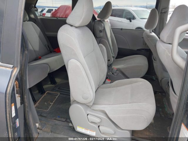 5TDKK3DC0FS557747 Toyota Sienna Le 8 Passenger