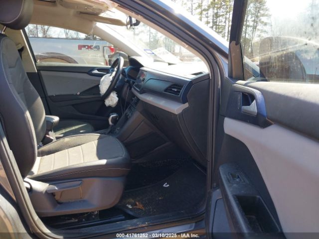2022 VOLKSWAGEN TAOS 3VVTX7B23NM073739 Photo 4