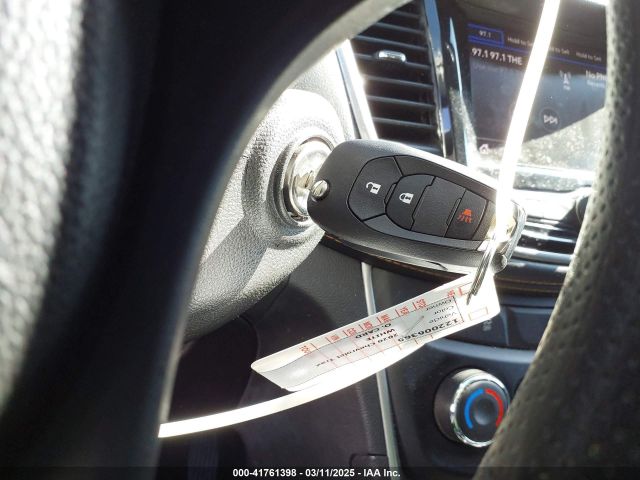 KL7CJKSB8LB037128 Chevrolet Trax Fwd Ls
