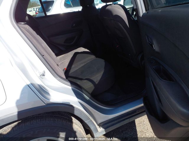 KL7CJKSB8LB037128 Chevrolet Trax Fwd Ls