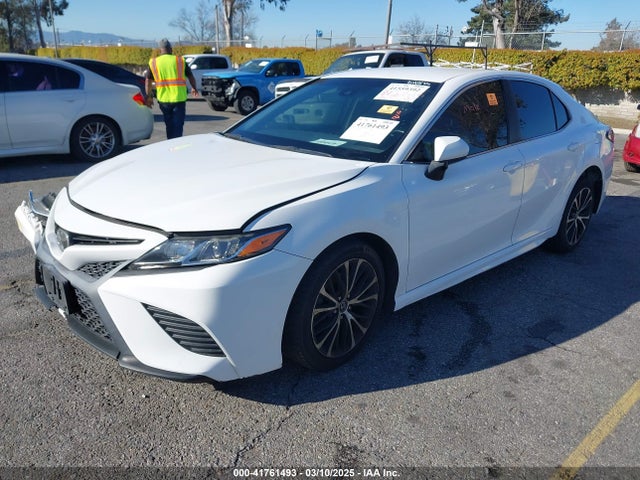 4T1B11HKXJU140631 Toyota CAMRY SE