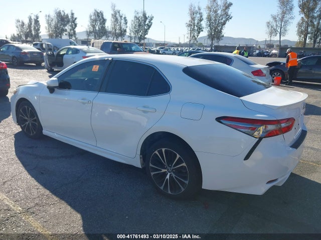 4T1B11HKXJU140631 Toyota CAMRY SE