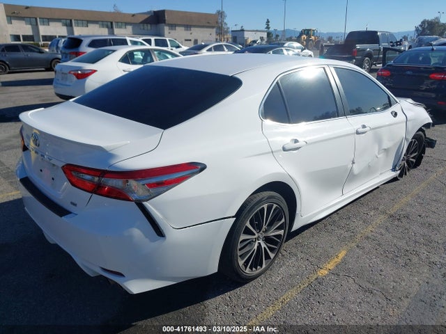 4T1B11HKXJU140631 Toyota CAMRY SE
