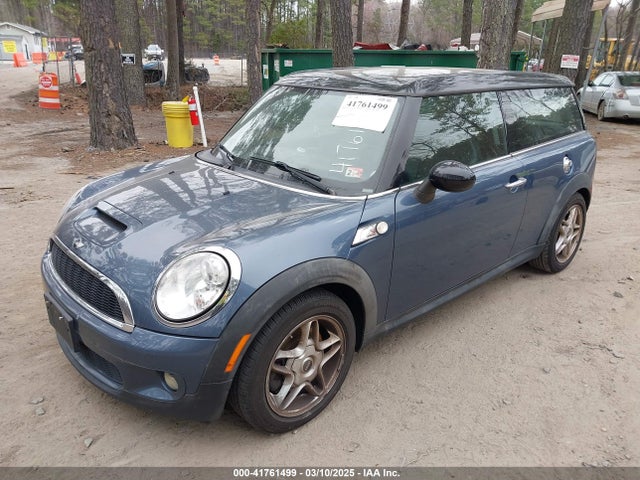 2010 MINI COOPER S CLUBMAN WMWMM3C5XATP76535 Photo 1