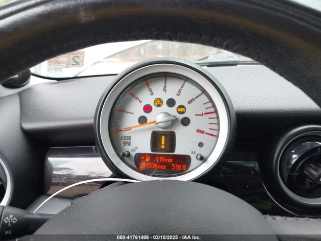 2010 MINI COOPER S CLUBMAN WMWMM3C5XATP76535 Photo 6