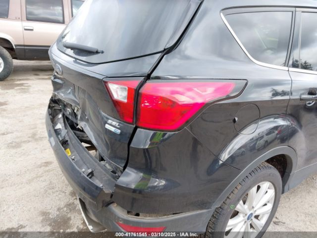 1FMCU9HD3KUB89375 Ford ESCAPE SEL