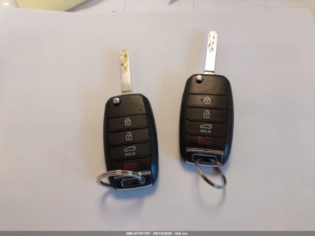 5XXGT4L32HG121643 KIA Optima Lx