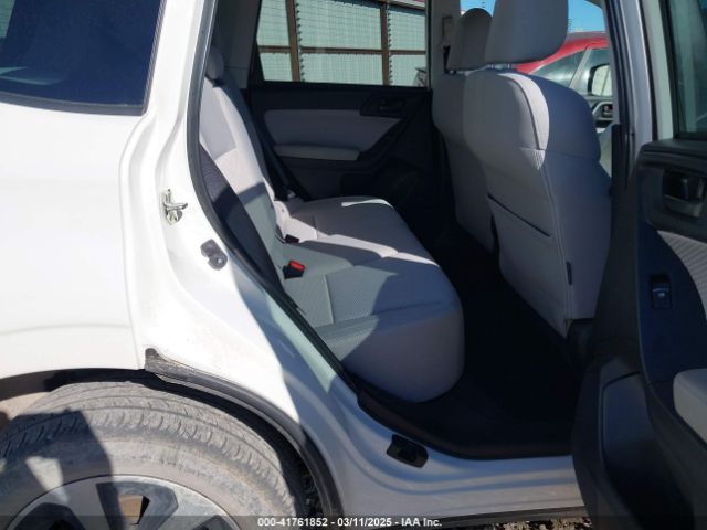 JF2SJAGC9JH545551 Subaru Forester 2.5i Premium