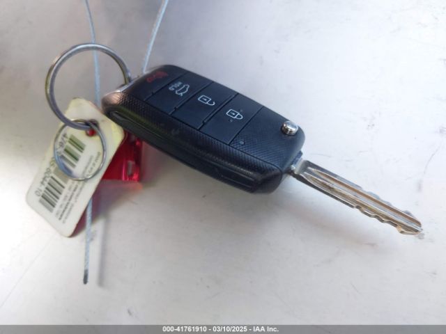 3KPFL4A77HE121230 KIA FORTE S