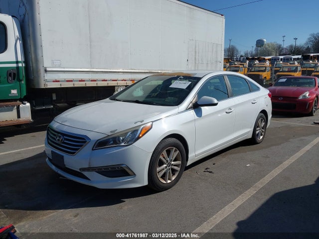 Hyundai SONATA SE 2015 5NPE24AF4FH078755 Image 2