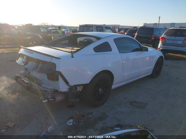 1ZVBP8AM2E5327057 Ford Mustang V6