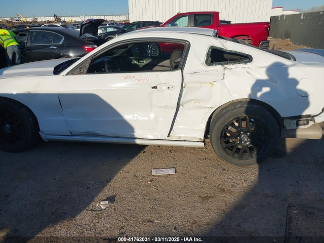 1ZVBP8AM2E5327057 Ford Mustang V6