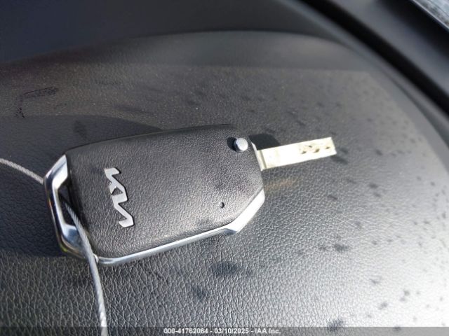 KNDJ23AU8P7196997 KIA SOUL LX