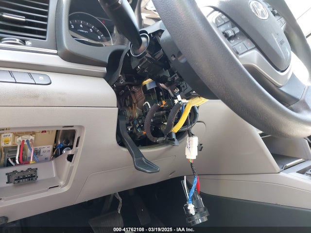 5NPD84LF5HH068620 Hyundai ELANTRA SE