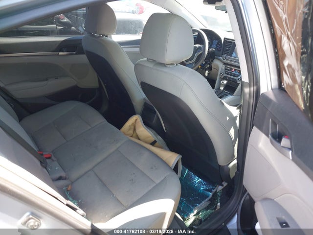 5NPD84LF5HH068620 Hyundai ELANTRA SE