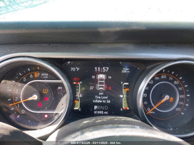 1C4HJXEG5KW518202 Jeep Wrangler Unlimited Sahara 4x4