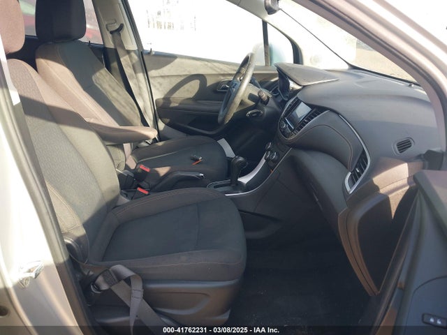 KL7CJKSB8LB022726 Chevrolet Trax Fwd Ls