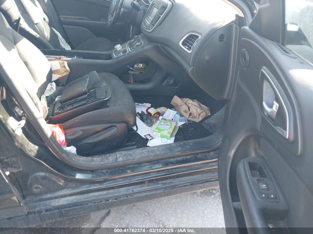 Chrysler 200 Limited 2016 1C3CCCAB2GN152434 Image 4