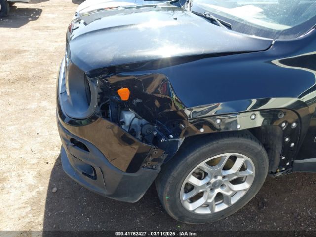 ZACCJABT2FPC37745 Jeep Renegade Latitude