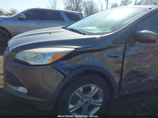 1FMCU9GX1EUC53011 Ford ESCAPE SE
