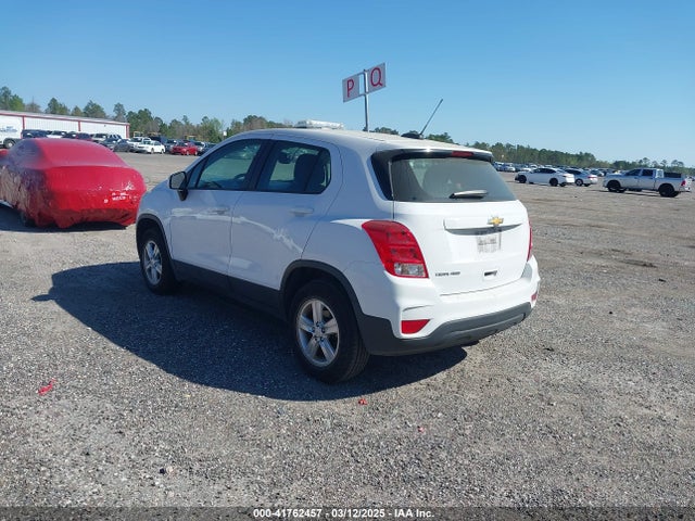 3GNCJNSB7JL419819 Chevrolet TRAX LS