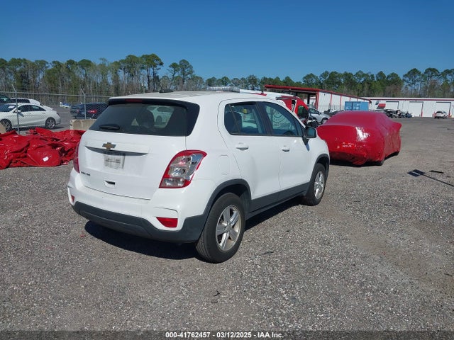 3GNCJNSB7JL419819 Chevrolet TRAX LS