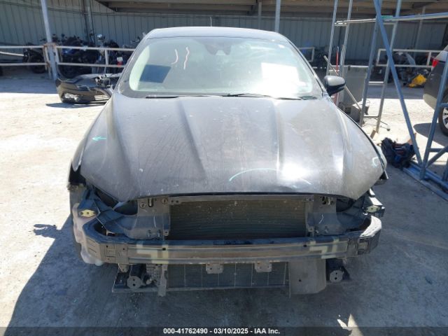 3FA6P0HD9HR196910 Ford FUSION SE