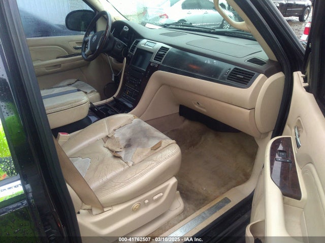 2008 CADILLAC ESCALADE ESV 1GYFK66858R118129 Photo 4