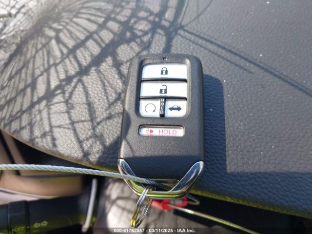 1HGCV3F95NA013660 Honda Accord Hybrid Touring