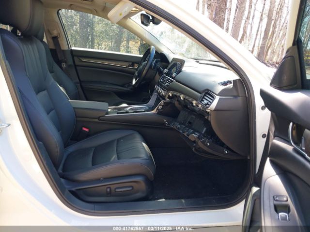1HGCV3F95NA013660 Honda Accord Hybrid Touring