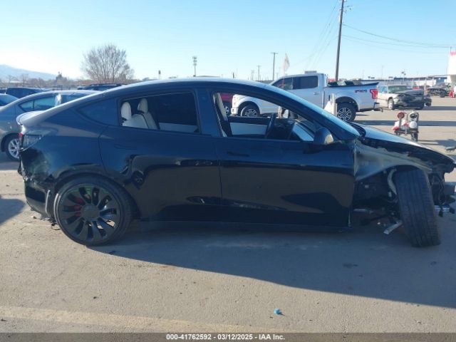 7SAYGDEF0NF447541 Tesla Model Y Performance Dual Motor All-wheel Drive