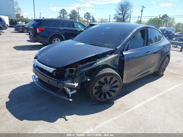 2024 TESLA MODEL Y 7SAYGDEF1RA329825 Photo 1