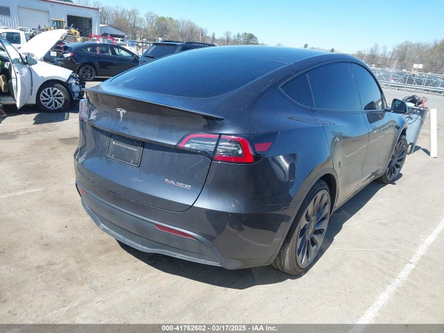 2024 TESLA MODEL Y 7SAYGDEF1RA329825 Photo 3