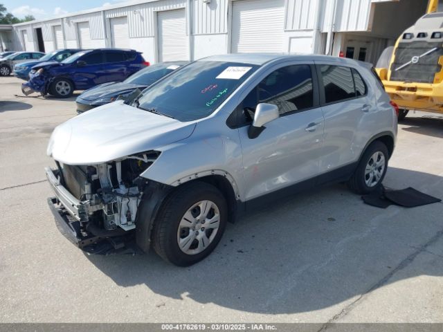 3GNCJKSB4JL147759 Chevrolet TRAX LS