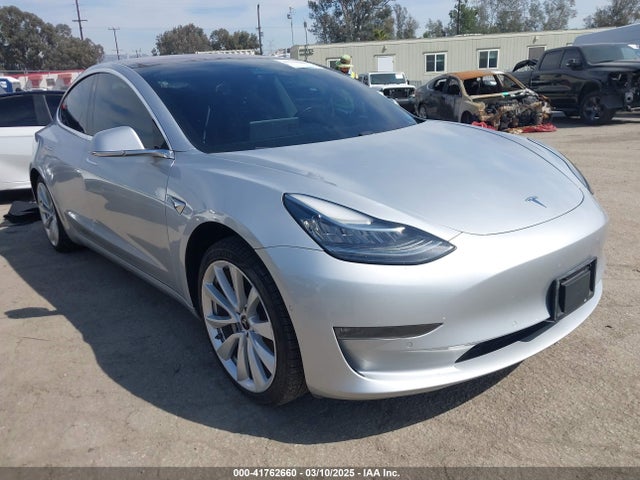 2018 TESLA MODEL 3 5YJ3E1EA3JF024317 Photo 0