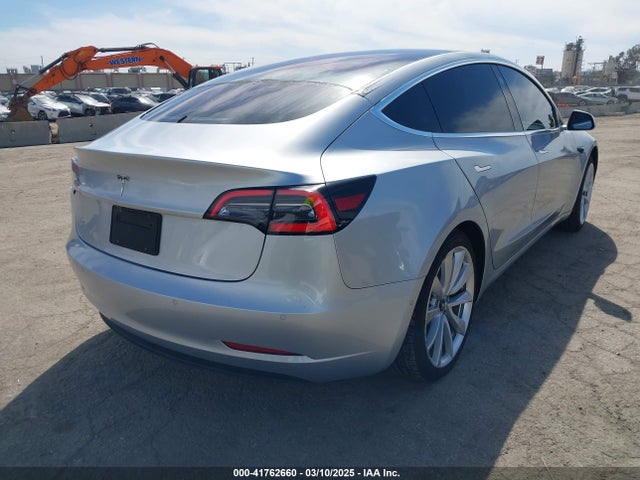 2018 TESLA MODEL 3 5YJ3E1EA3JF024317 Photo 3