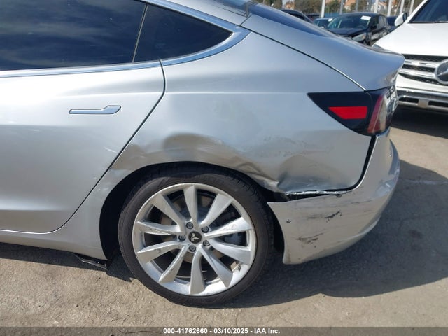 2018 TESLA MODEL 3 5YJ3E1EA3JF024317 Photo 5