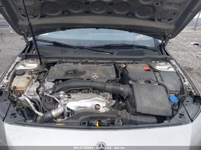 WDD3G4EB5KW035178 Mercedes-Benz A 220