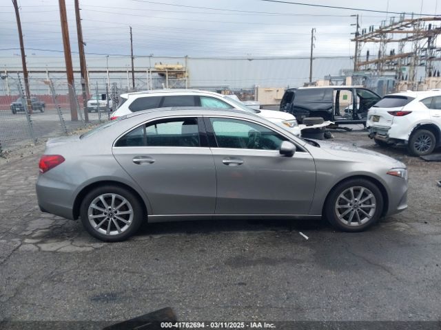 WDD3G4EB5KW035178 Mercedes-Benz A 220