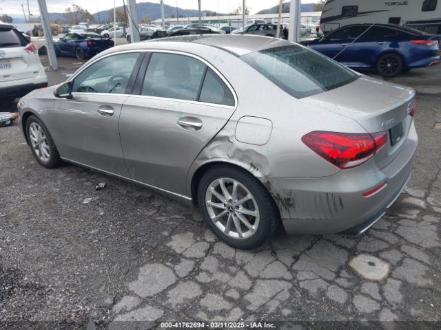 WDD3G4EB5KW035178 Mercedes-Benz A 220