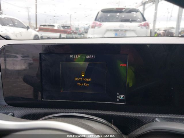 WDD3G4EB5KW035178 Mercedes-Benz A 220