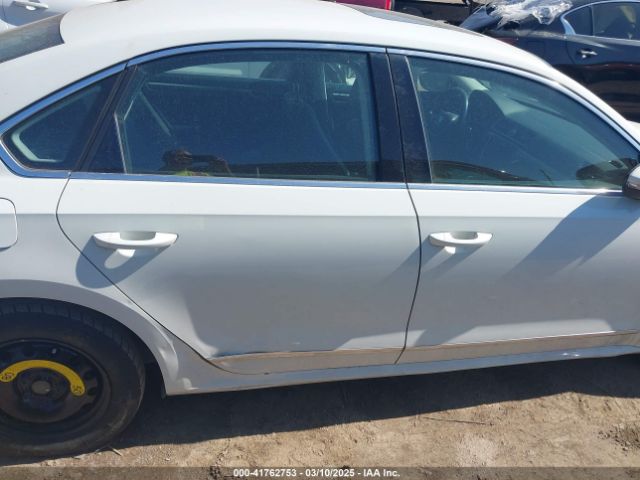 1VWBS7A35GC024868 Volkswagen Passat 1.8t Se