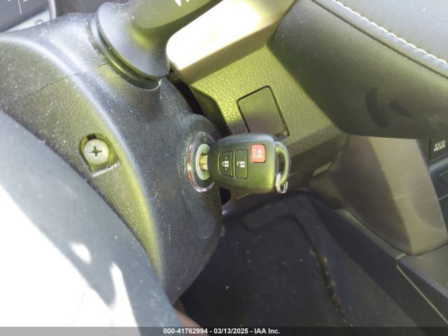 2T3RFREV5EW144600 Toyota Rav4 Xle