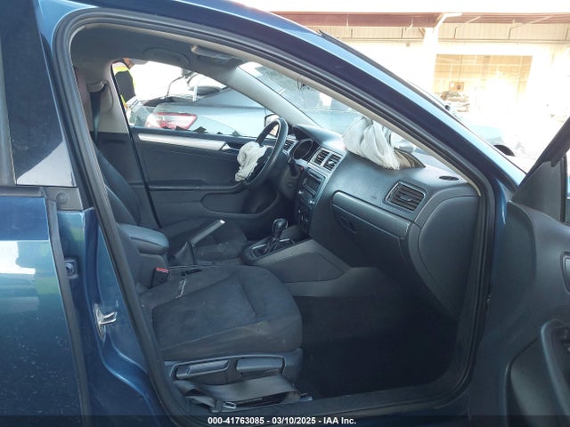3VWD17AJ2FM291120 Volkswagen 1.8t