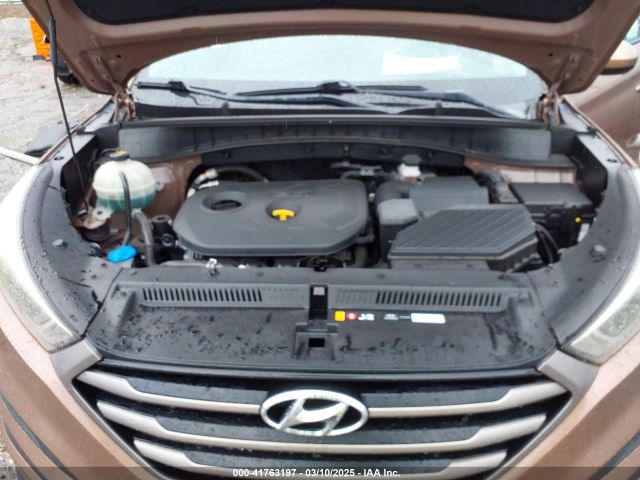 KM8J23A48GU238176 Hyundai TUCSON SE