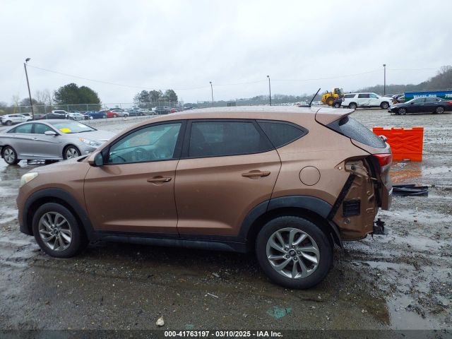 KM8J23A48GU238176 Hyundai TUCSON SE
