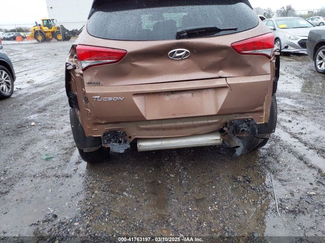 KM8J23A48GU238176 Hyundai TUCSON SE