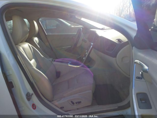 2015 VOLVO S60 YV140MFKXF1346071 Photo 4