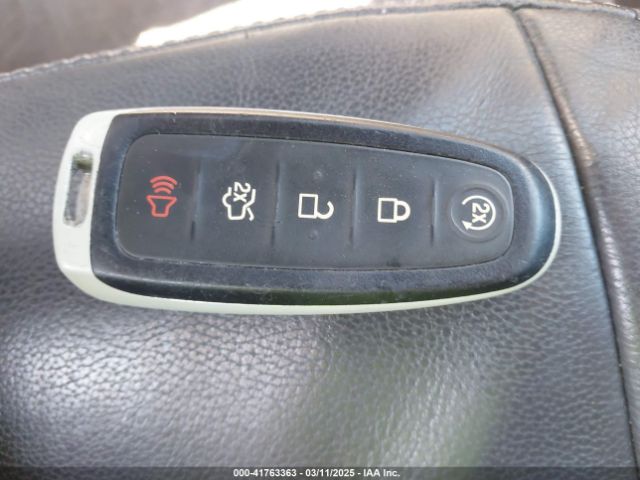 1FMCU9J95EUC65558 Ford Escape Titanium