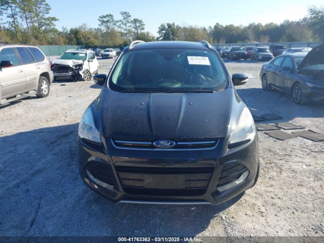 1FMCU9J95EUC65558 Ford Escape Titanium
